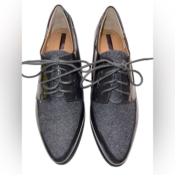 Tahari - patent leather and fabric Loafer - size 6M - NWT - Picture 2 of 7